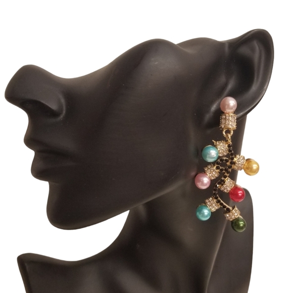 NWT KOHLS FESTIVE CHRISTMAS EARRINGS - Picture 2 of 3